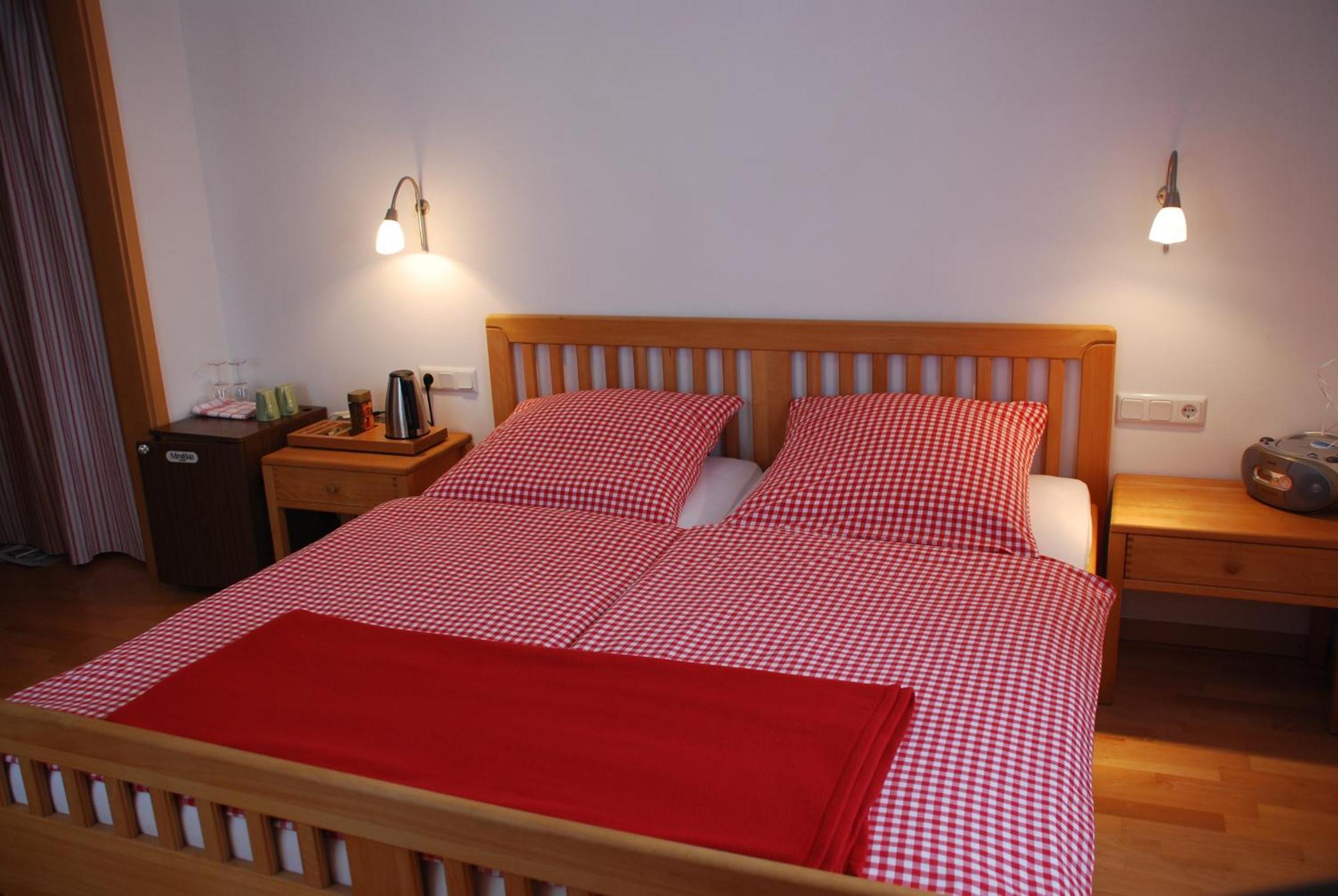 Roussel - Hotel Restaurant Bernkastel-Kues Zewnętrze zdjęcie